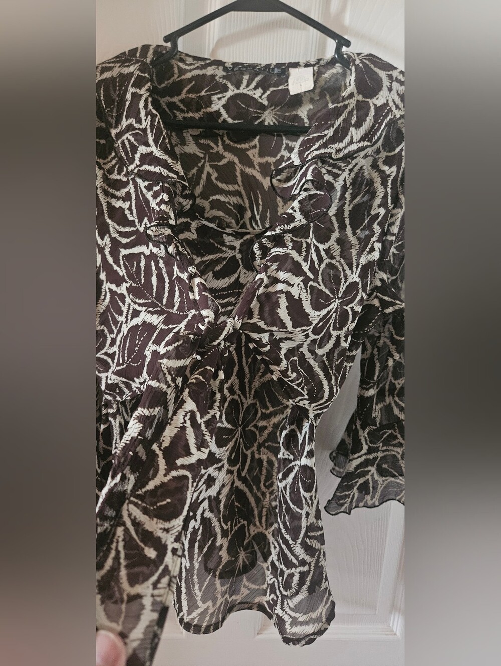 Versatile Thread Blouse - Picture 6 of 8